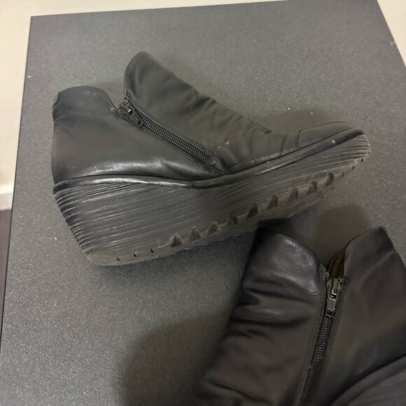 Fly London Yip Leather Wedge Boot Black Leather Size 39 8-8.5 Comfort Shoes - Picture 8 of 14